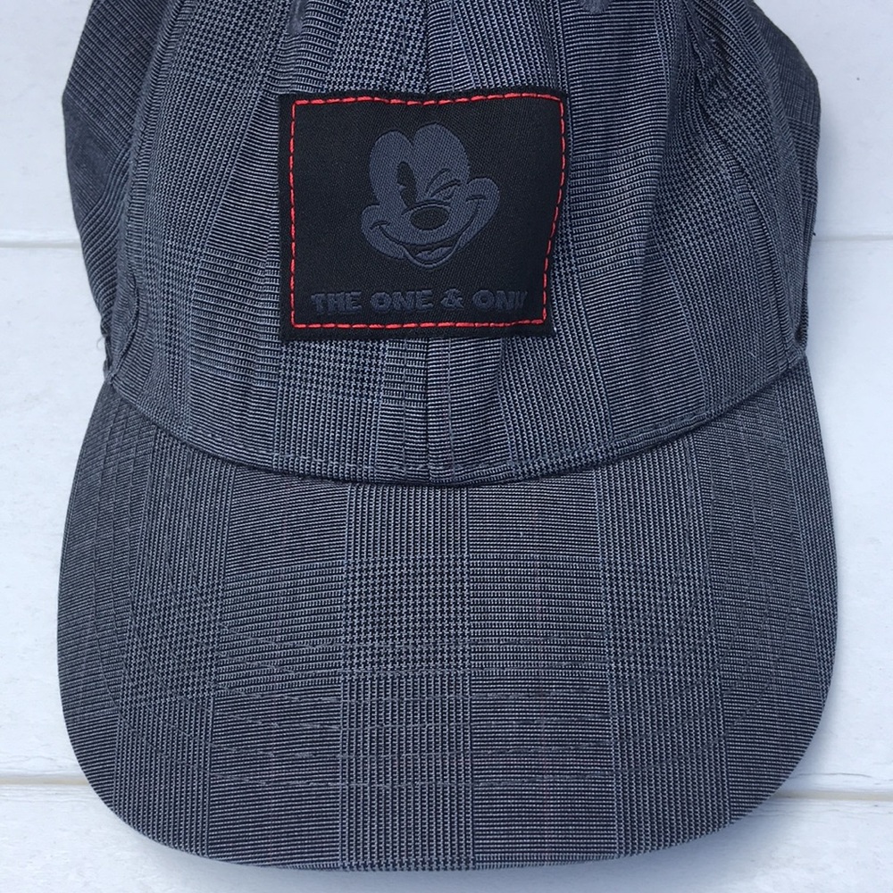 MICKEY MOUSE Glen Plaid Cap - Adult Black & White EUC